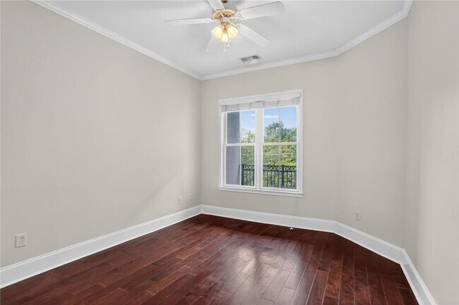 Building Photo - 11 Perimeter Center E