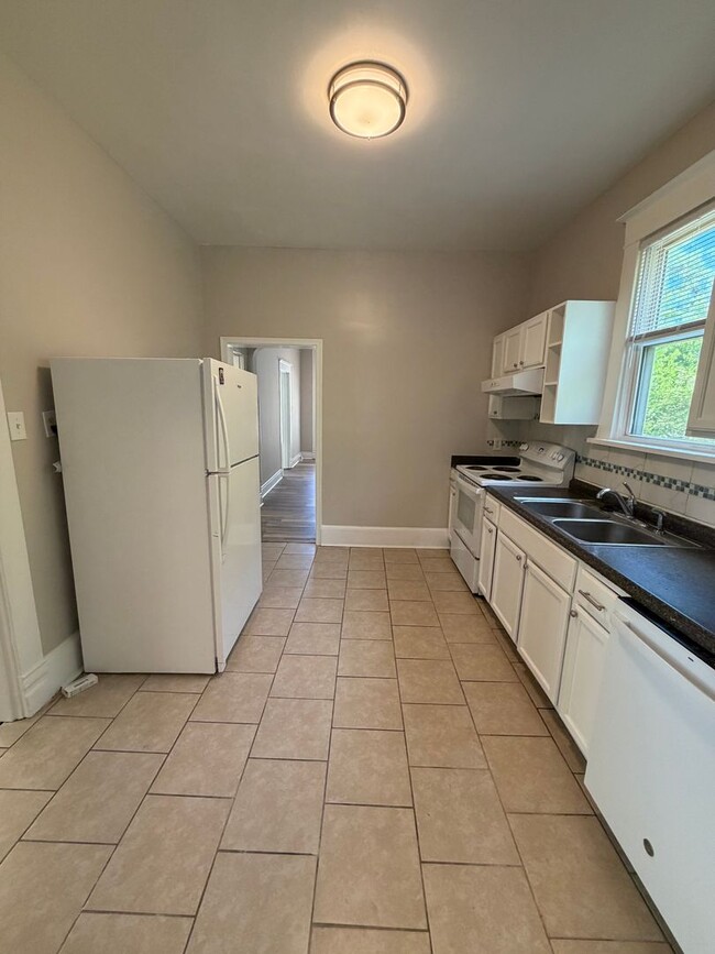 Building Photo - Charming 4bdrm/1.5bth Home Located in Richmond's North Highland Park w/Balcony!!