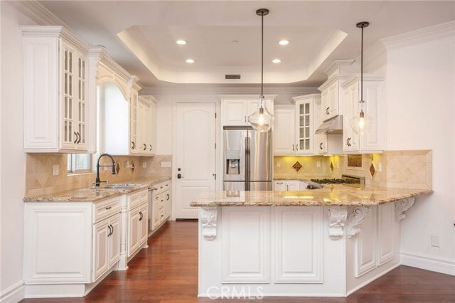 Building Photo - 2005 Robinson St