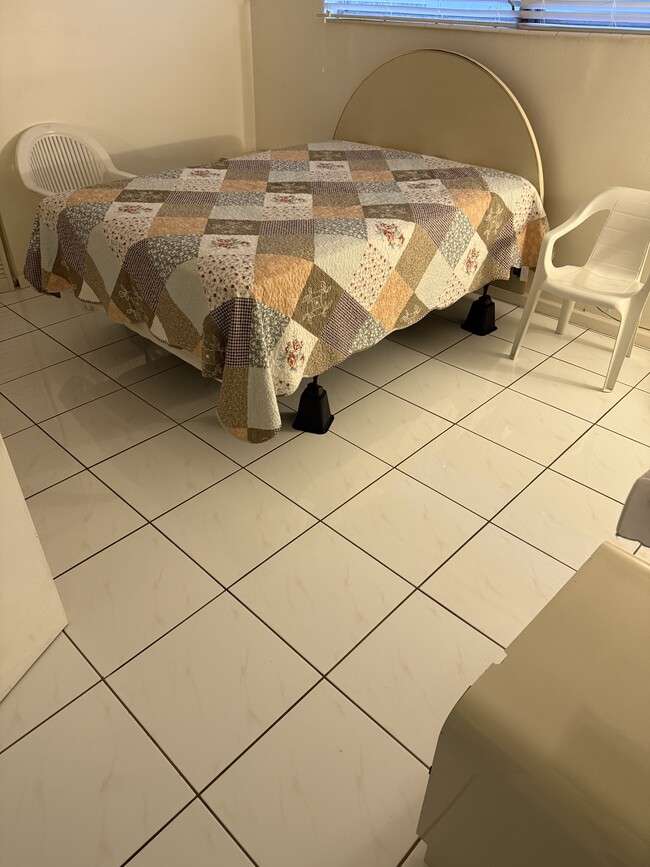 Building Photo - 9111 NW 25th Ct