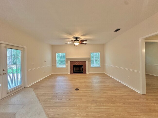 Building Photo - Spacious 4-Bedroom Gem in Sought-After Brookfield | Over 2,000 Sq Ft + Smart Features