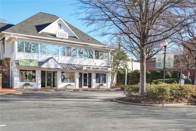 Building Photo - 3036 Vinings Ferry Dr SE