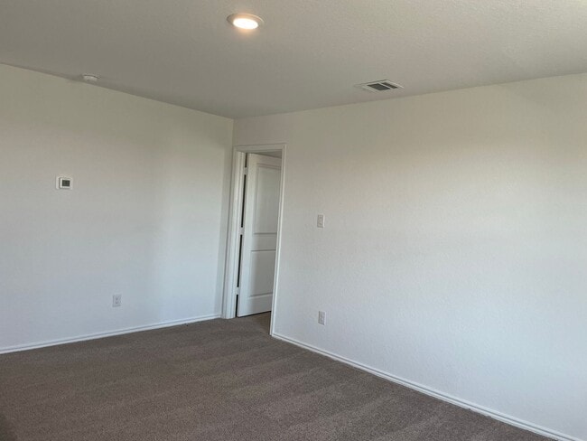 Building Photo - Spacious 4-Bedroom Home with Huge Backyard...