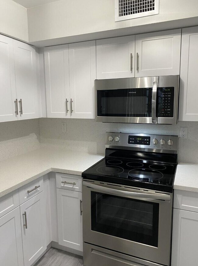 Building Photo - 1280 S Alhambra Cir