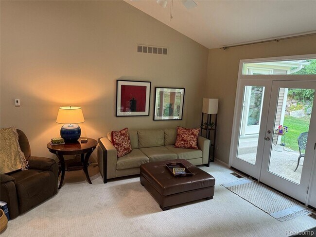 Building Photo - 7670 Golden Hill Ct