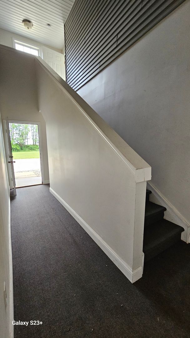 Building Photo - 3030 E Stillwater Landing