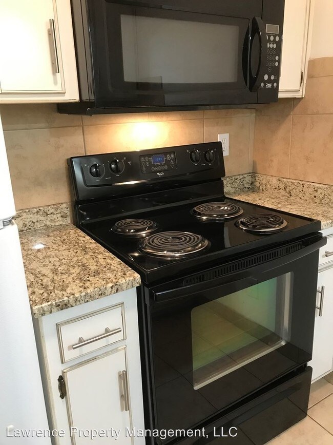 Building Photo - 2 br, 1 bath Apartment - 901 Illinois