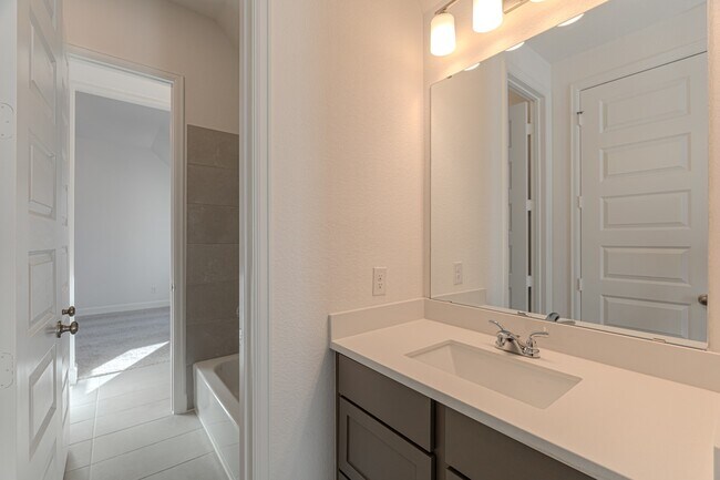 Building Photo - 15910 Mahogany Mist Dr