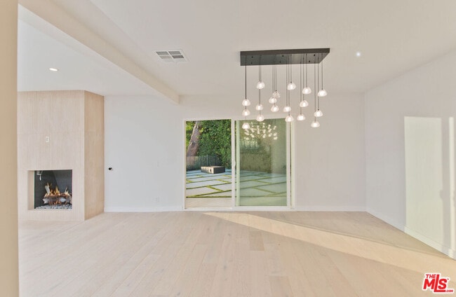 Building Photo - 645 Walther Way