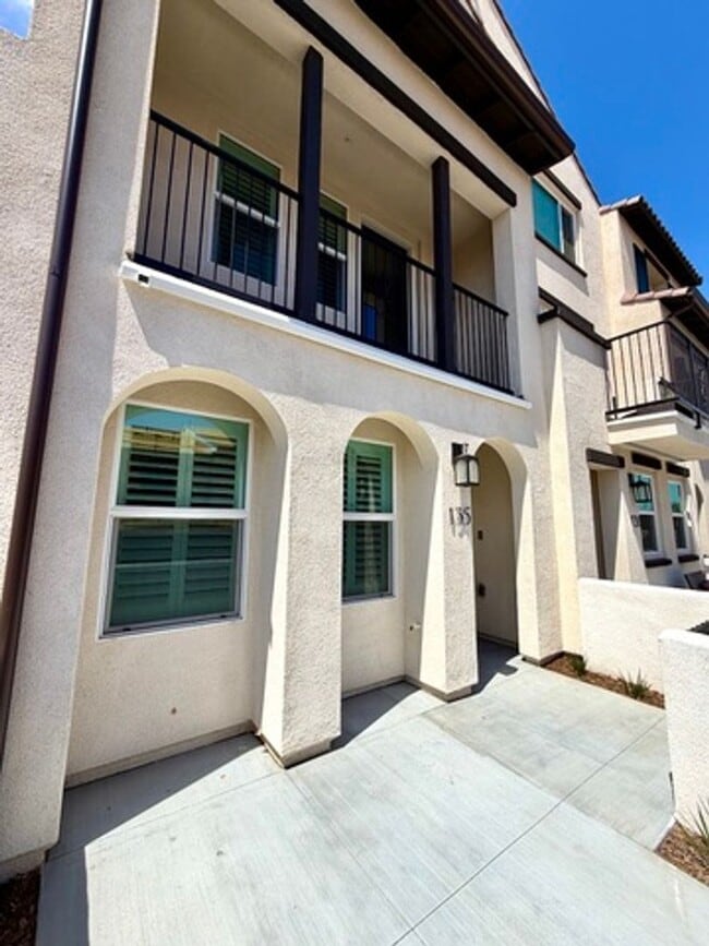 Building Photo - Brand-New Luxury Townhome for Lease in Claremont