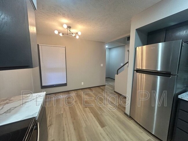 Building Photo - 1841 Ridgehaven Ct