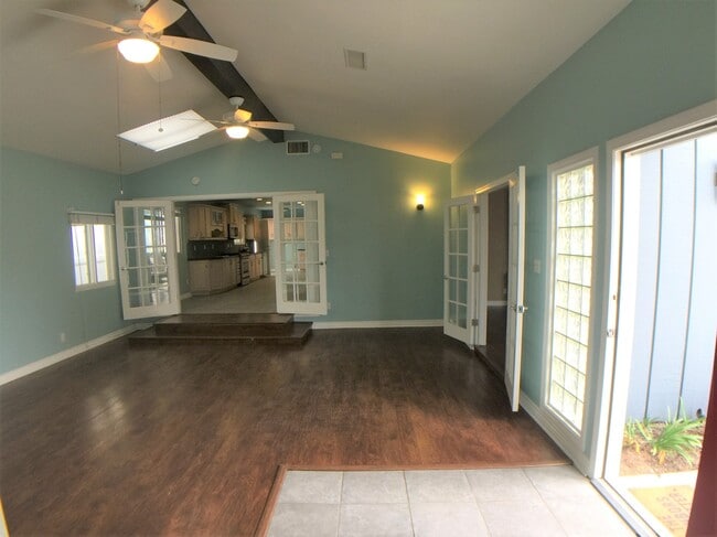 Building Photo - Fall in love with this home...4 Bed/ 2 Bath House Rental in El Segundo