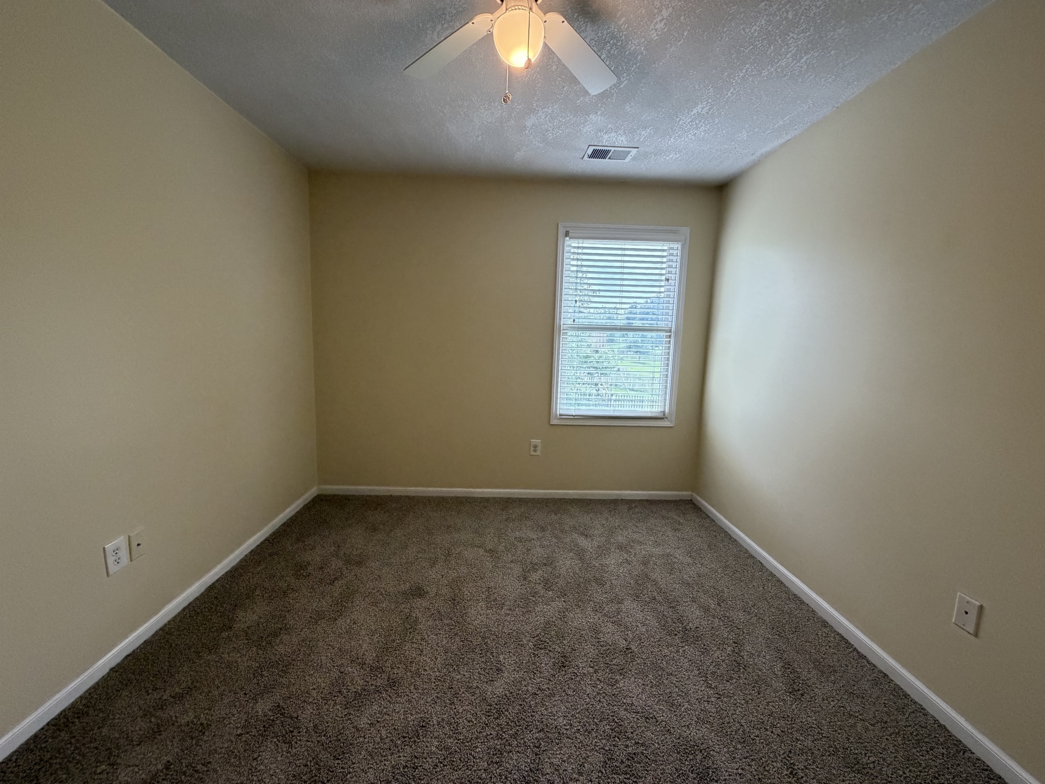 Building Photo - 13885 W 153rd Ter