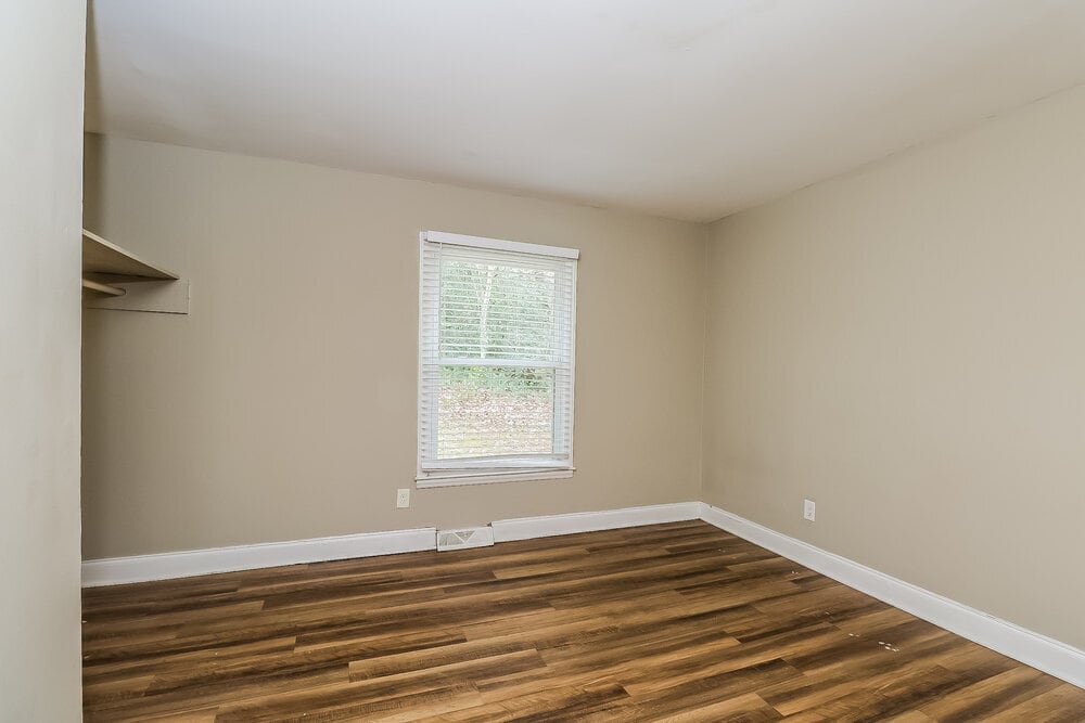 Building Photo - 617 Dunbrook Ln