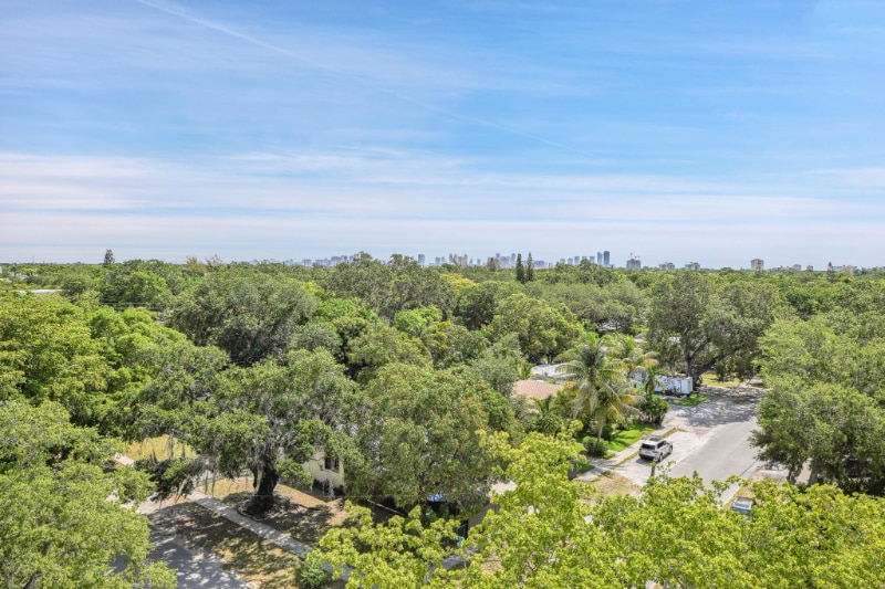 Building Photo - 840 NE 130th St