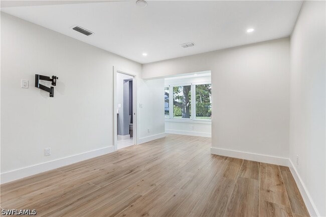 Building Photo - 1019 7th St S