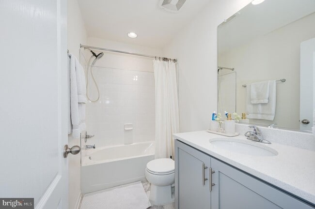 Building Photo - 64 Tate Manor Dr