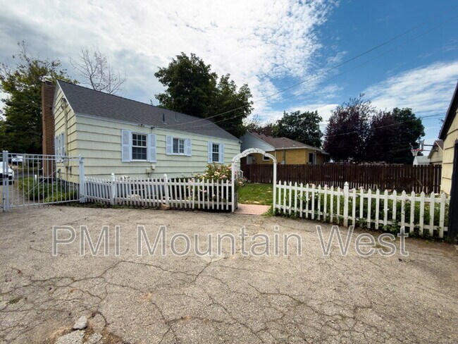 Building Photo - 2122 S 1800 E
