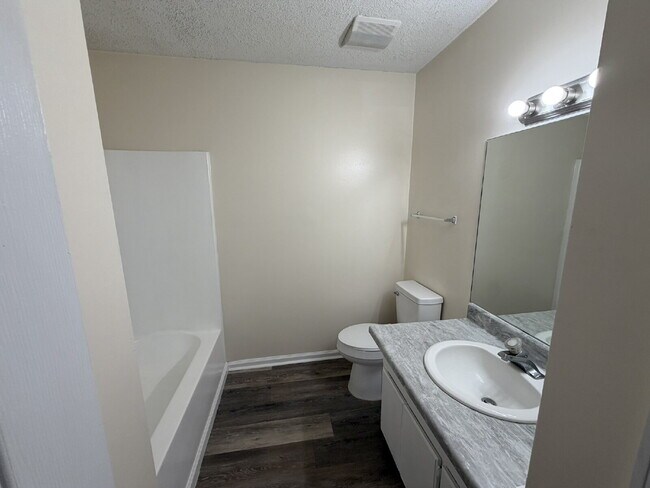 Building Photo - Condo for Rent