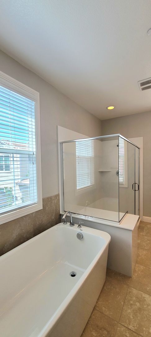 Building Photo - Beautifull Single Family Home in Folsom w/ Solar, Tankless Water Heater, Pool Access, Bonus Room ...