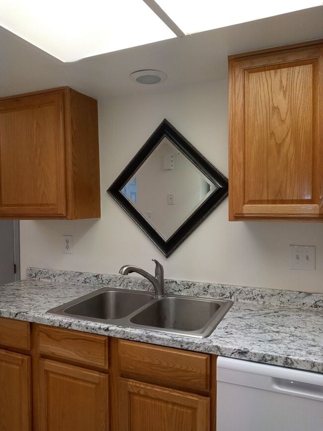 Building Photo - AFFORDABLE!!!