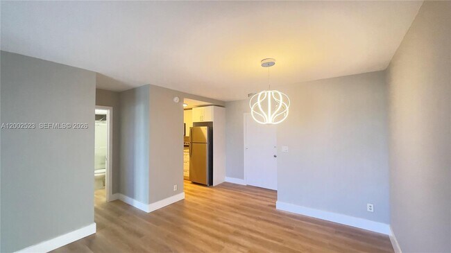 Building Photo - 200 S Birch Rd