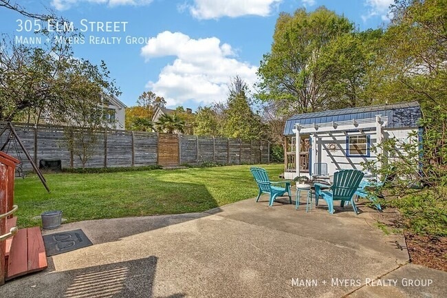 Building Photo - 305 Elm St