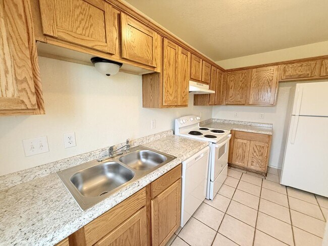 Building Photo - 1210 Industrial Apt C
