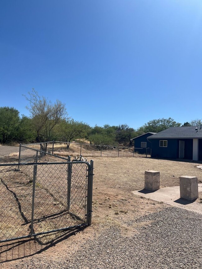 Building Photo - Beautiful 4 Bedroom 3 Bathroom house in Be...