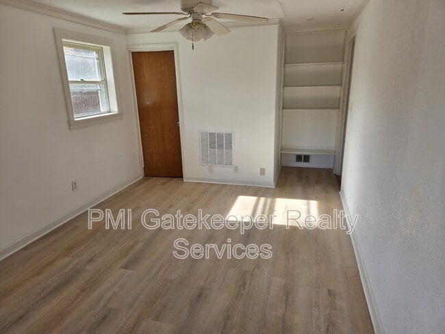 Building Photo - 5757 Cromley Dr