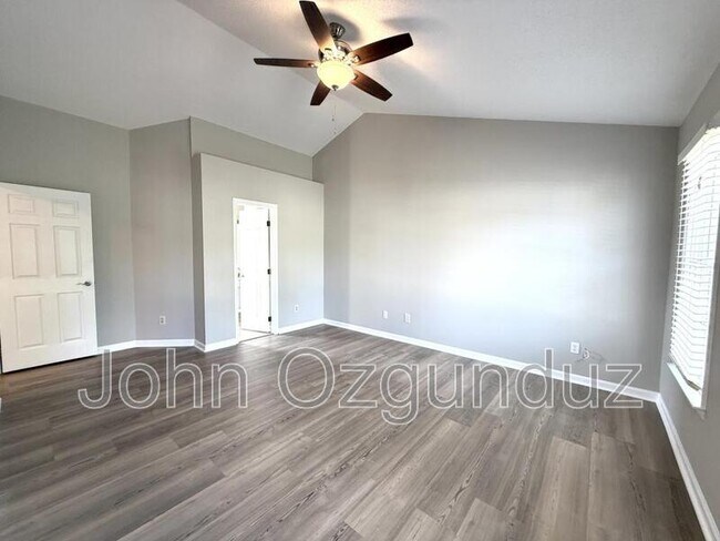 Building Photo - 804 Falling Wind Ct