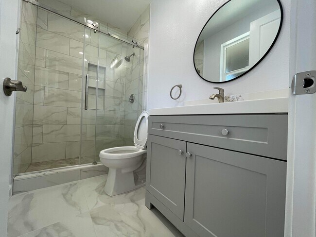 Building Photo - 15410 Firmona Ave