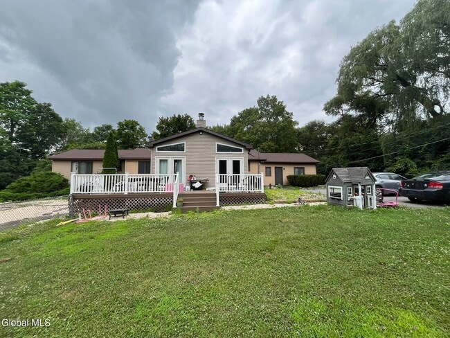 Building Photo - 656 Sacandaga Rd