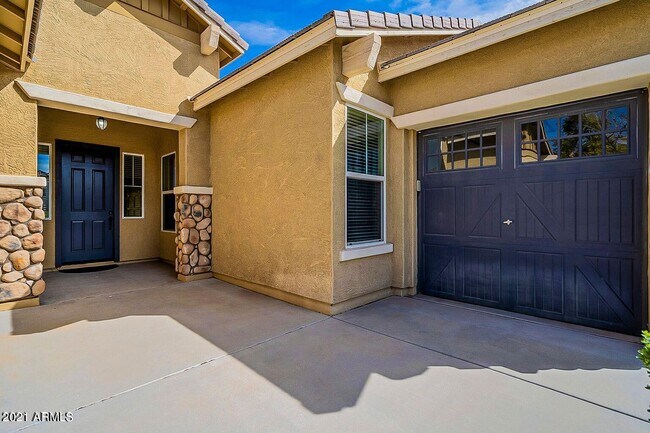 Building Photo - 22442 E Pecan Ln