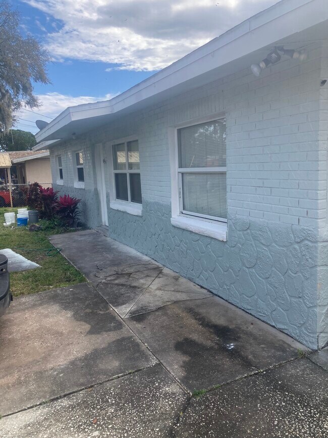 Building Photo - 416 Margie Ln