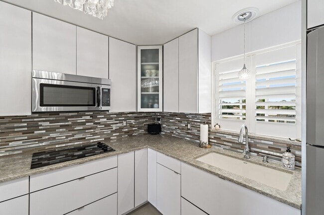 Building Photo - 100 Waterway Rd