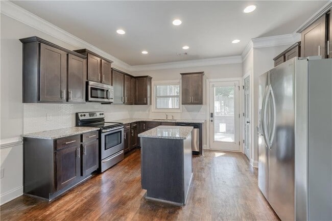 Building Photo - 428 Meadow Vista Ln