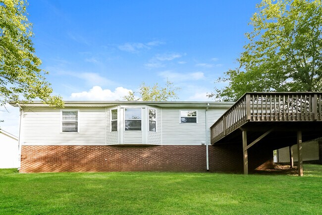 Building Photo - 1350 Chucker Dr
