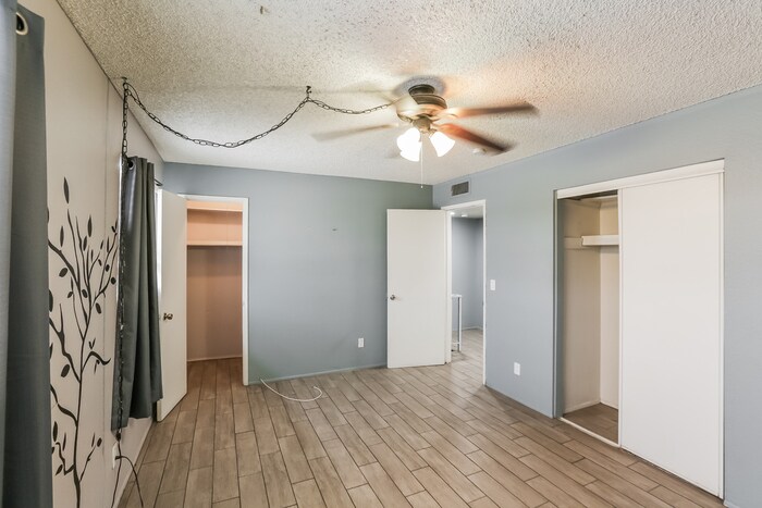 Building Photo - 2133 W Turney Ave