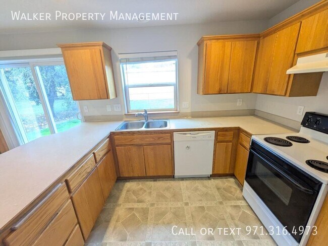 Building Photo - 709 Ella Ct