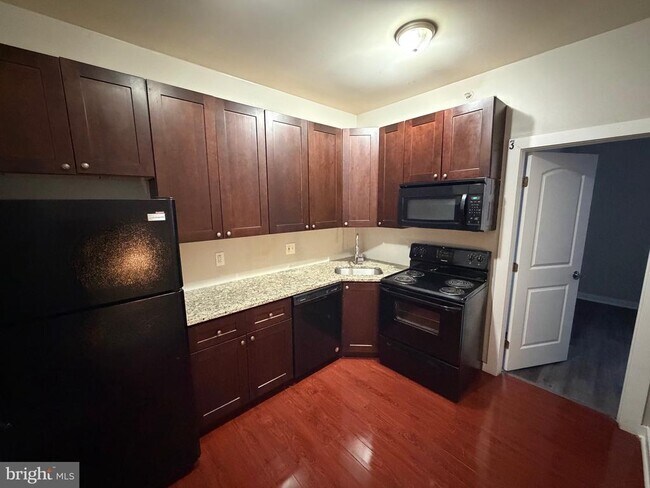 Building Photo - 1535 Cecil B. Moore Ave