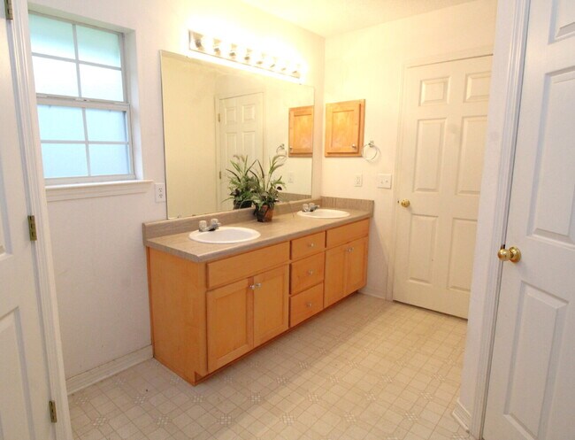 Building Photo - Comfort & Convenience in Cantonment – 4BR ...