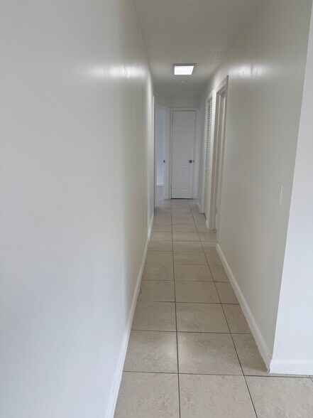 Building Photo - 5914 N Haverhill Rd