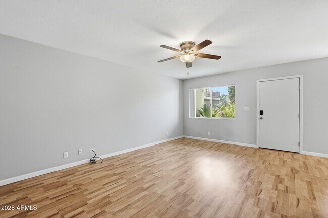 Building Photo - 1702 W Tuckey Ln