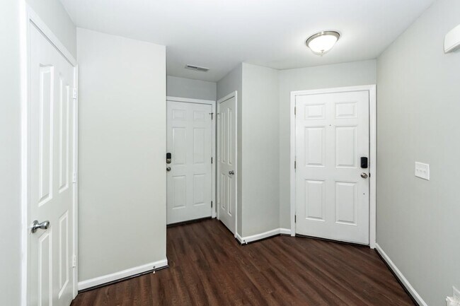 Building Photo - 5150 Trump St