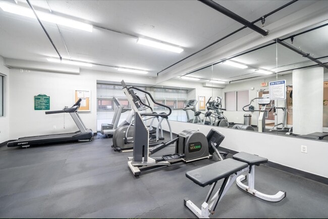 Building Photo - 689 Marin Blvd