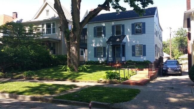 Primary Photo - 1609 S 5th St
