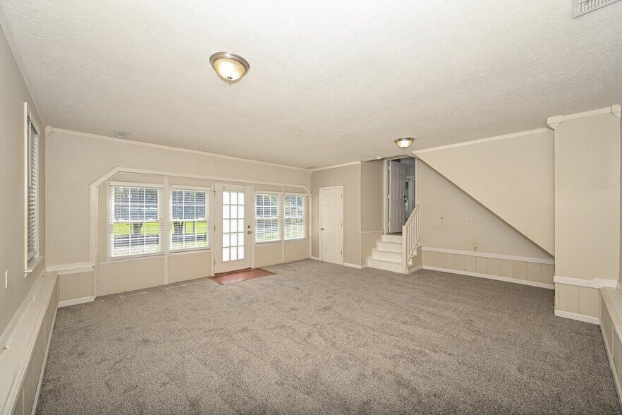 Building Photo - 113 Bristol Dr