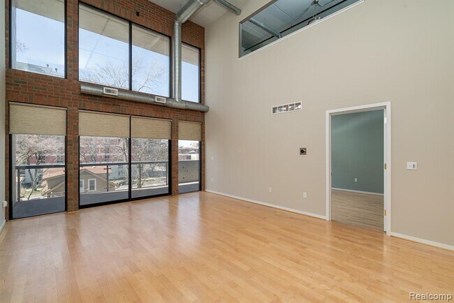 Building Photo - 204 S Troy St