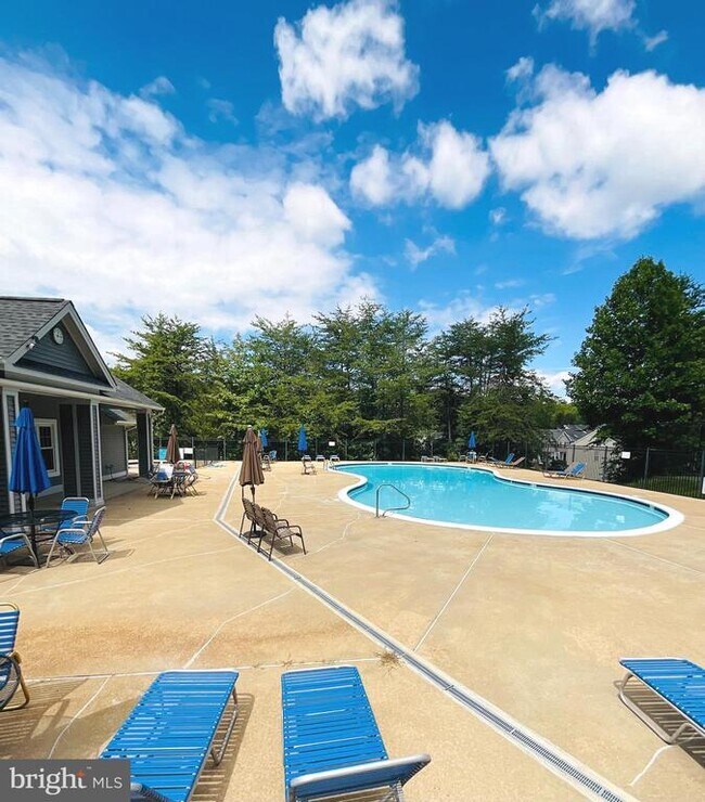 Building Photo - 404 Potomac Hills Dr